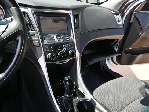 Used 2013 Hyundai Sonata SE w/ Navigation & Sunroof Pkg image 23