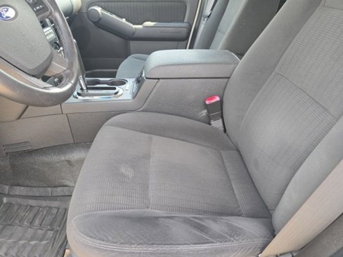 Used 2010 Ford Explorer Sport Trac XLT image 11