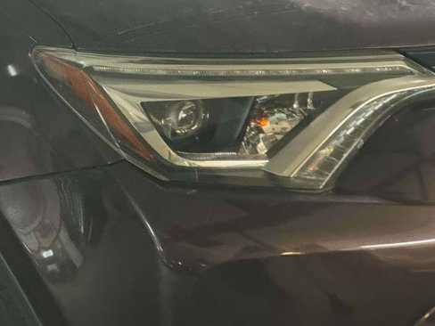 Used 2018 Toyota RAV4 Limited image 7