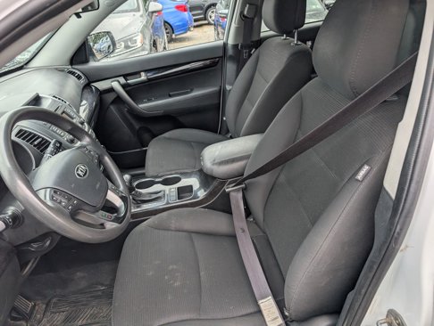 Used 2015 Kia Sorento LX image 10