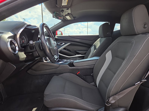 Used 2020 Chevrolet Camaro LT image 15