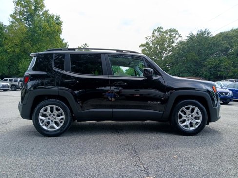 Used 2018 Jeep Renegade Latitude w/ UConnect 8.4 Nav Group image 5
