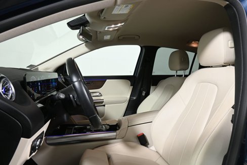 Certified 2022 Mercedes-Benz GLA 250 4MATIC image 15