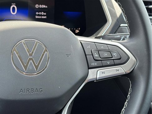 Used 2022 Volkswagen Tiguan SE image 12