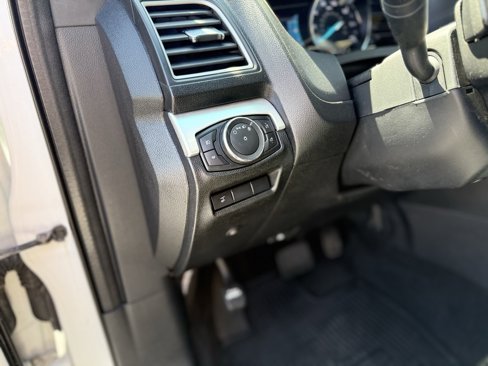 Used 2017 Ford Explorer XLT w/ Equipment Group 201A image 13
