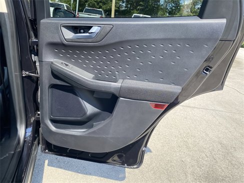 Used 2020 Ford Escape SE image 30