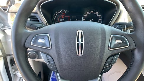Used 2017 Lincoln MKC Reserve w/ Lincoln MKC Climate Package image 16
