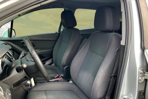 Used 2018 Chevrolet Trax LS image 18