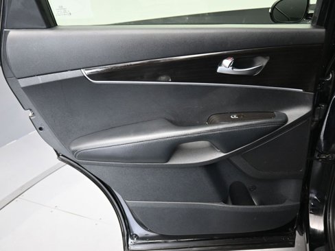 Used 2020 Kia Sorento LX image 27