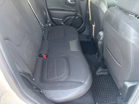 Used 2017 Jeep Renegade Altitude image 7