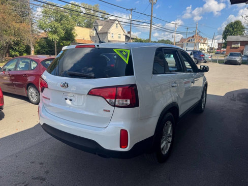 Used 2015 Kia Sorento LX image 5
