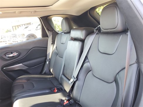 Used 2022 Jeep Cherokee Limited image 10