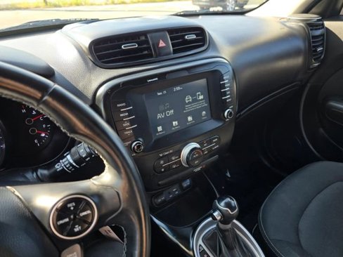Used 2018 Kia Soul + image 23