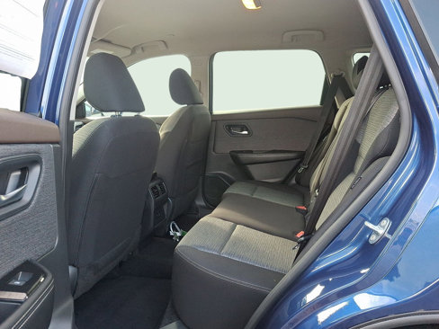 Used 2023 Nissan Rogue SV image 10
