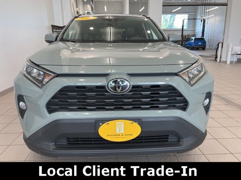 Used 2020 Toyota RAV4 XLE Premium image 2