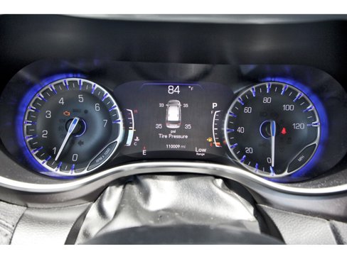 Used 2017 Chrysler Pacifica Limited image 12