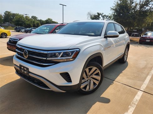 Used 2020 Volkswagen Atlas Cross Sport SE w/ Towing Package image 2
