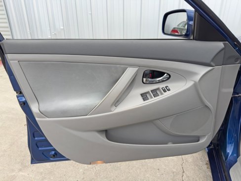 Used 2010 Toyota Camry image 33