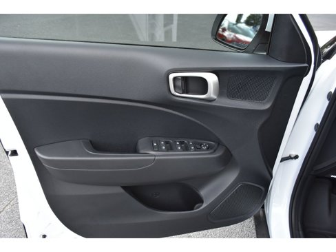 New 2025 Hyundai Venue SE image 16