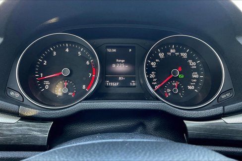 Used 2017 Volkswagen Passat 1.8T SEL Premium image 25