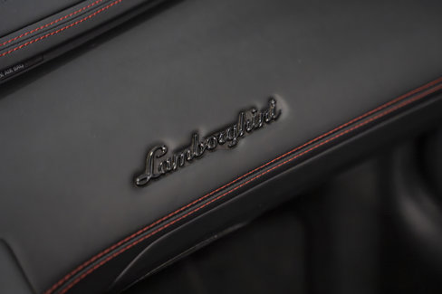 Used 2019 Lamborghini Aventador S image 38