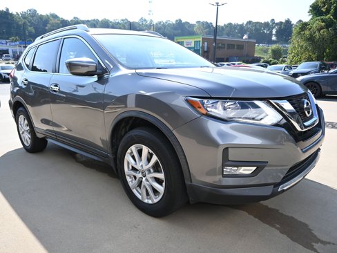 Used 2017 Nissan Rogue SV image 3