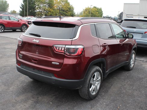 Used 2022 Jeep Compass Latitude image 3