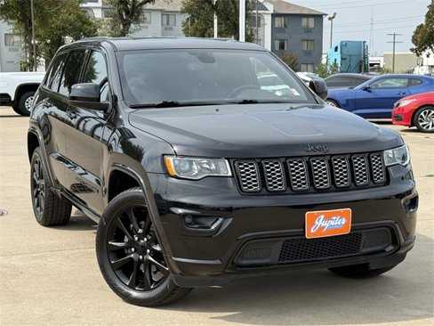 Used 2018 Jeep Grand Cherokee Altitude image 2