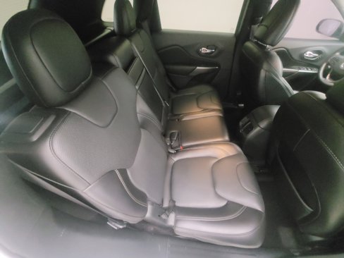 Used 2019 Jeep Cherokee Limited w/ Luxury Group image 19