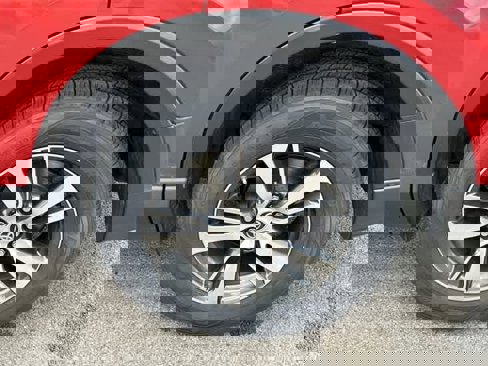 Used 2017 Toyota RAV4 XLE image 5