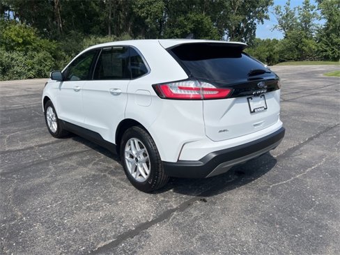 Used 2023 Ford Edge SEL image 6