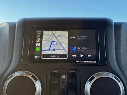 Used 2017 Jeep Wrangler Unlimited Sahara w/ Connectivity Group image 27