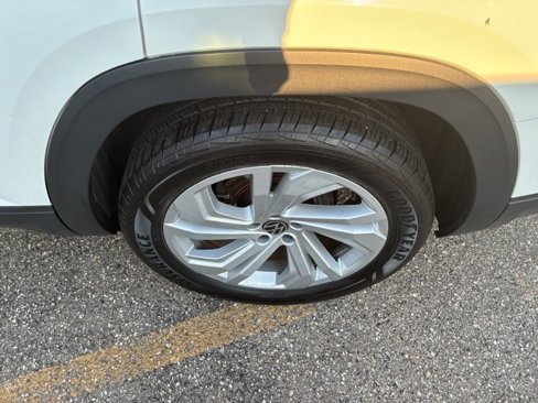 Used 2021 Volkswagen Atlas SE image 13