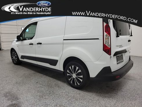 Used 2022 Ford Transit Connect XLT image 4