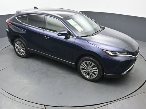Certified 2022 Toyota Venza XLE image 48