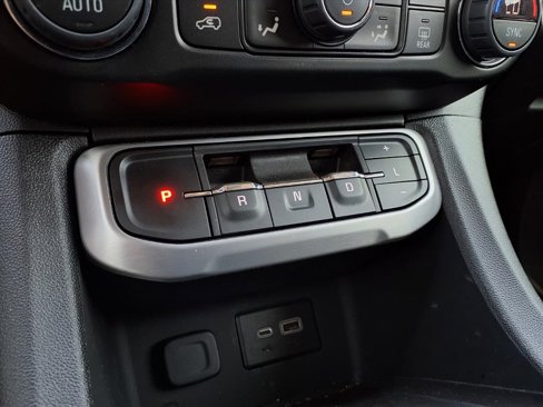 Used 2023 GMC Acadia SLE w/ Driver Convenience Package image 16