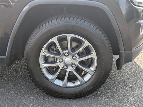 Used 2014 Jeep Grand Cherokee Limited image 11