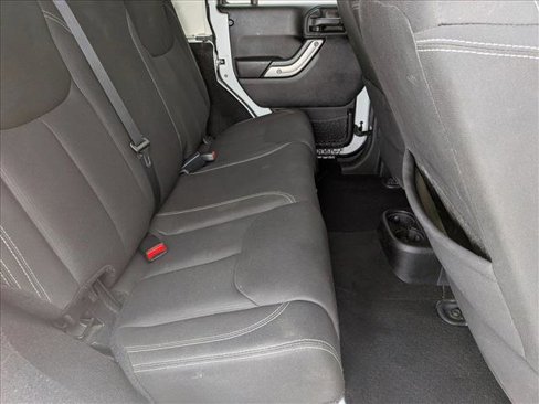 Used 2015 Jeep Wrangler Unlimited Sahara image 19