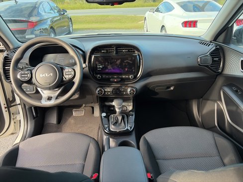 Used 2024 Kia Soul S image 12