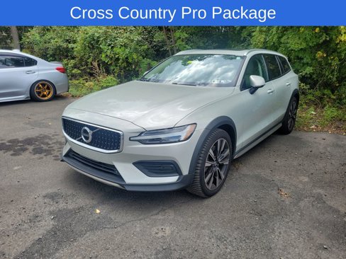 Used 2020 Volvo V60 T5 Cross Country w/ Protection Package image 2