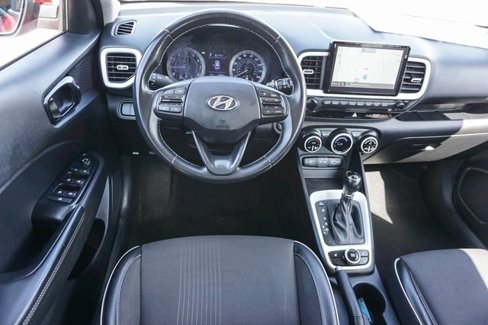 Used 2022 Hyundai Venue Limited image 15
