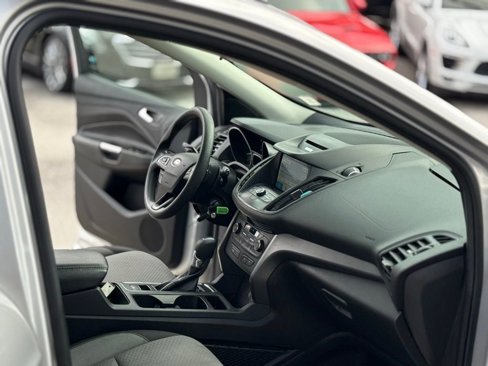 Used 2017 Ford Escape SE w/ Equipment Group 201A image 31