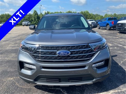 Used 2024 Ford Explorer XLT w/ Equipment Group 202A image 9