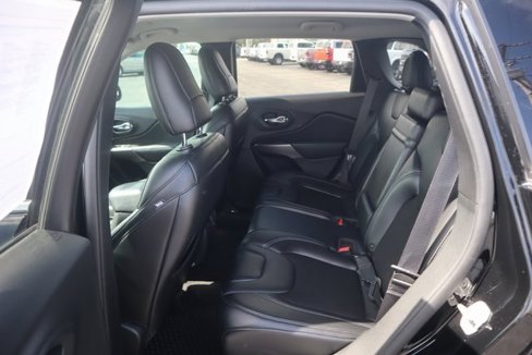 Used 2019 Jeep Cherokee Latitude Plus image 17
