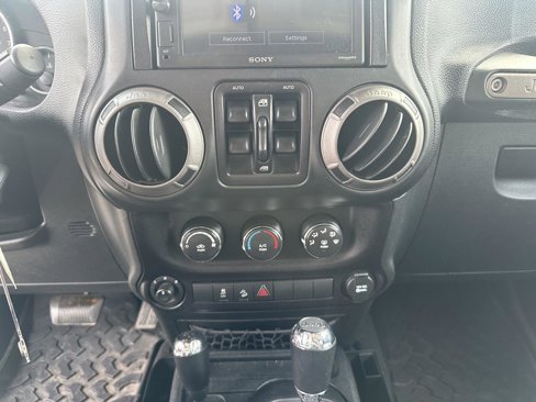 Used 2015 Jeep Wrangler Unlimited Sport w/ Quick Order Package 24S image 26