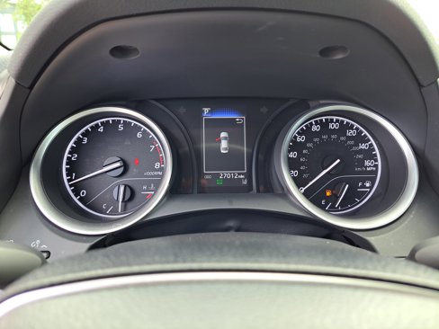 Used 2022 Toyota Camry LE image 12