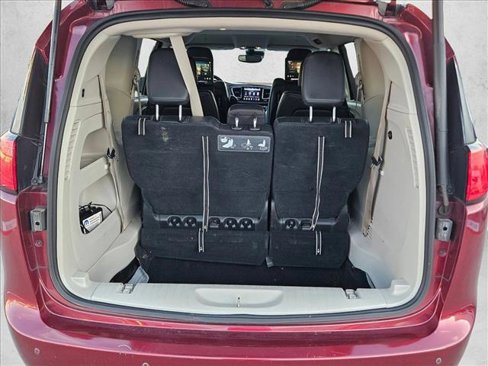 Used 2020 Chrysler Pacifica Touring-L Plus image 7
