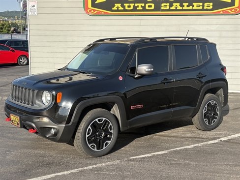 Used 2016 Jeep Renegade Trailhawk w/ Premium Trailhawk Package image 2