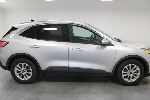 Used 2020 Ford Escape SE image 11