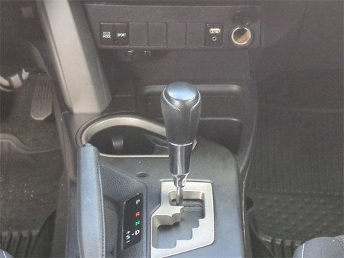Used 2018 Toyota RAV4 XLE image 21